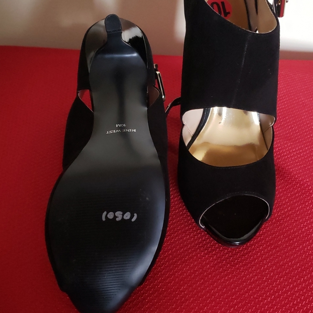 Heels - Picture 4 of 4